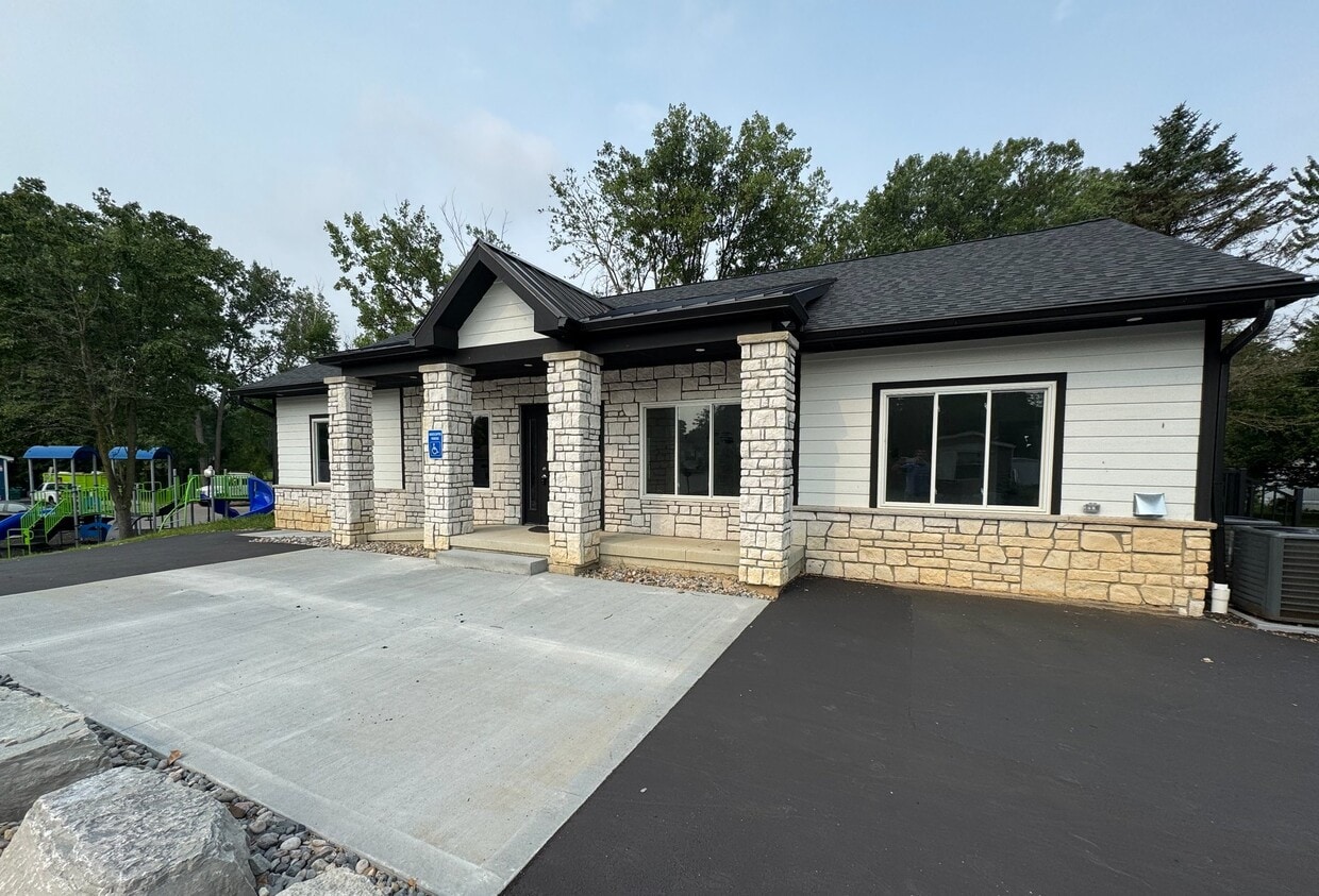 Building Photo - 2 Dunlap Cir