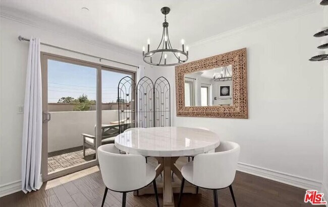Foto del edificio - 1621 Barry Ave