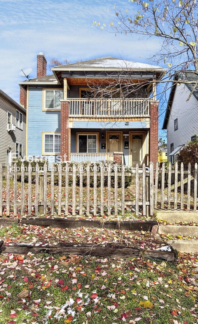 Building Photo - 464 E Oakland Ave