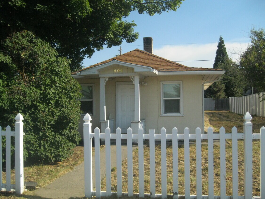 Primary Photo - 404 Torrey St