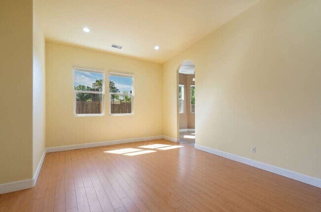 Foto del edificio - 2621 Mysin Way