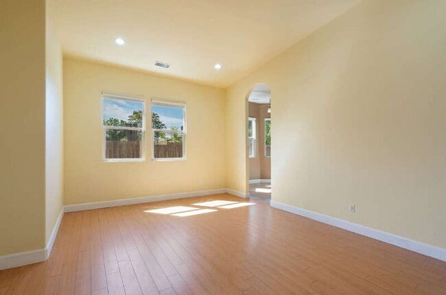 Photo - 2621 Mysin Way House