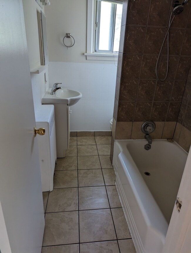 Building Photo - 22 Lasalle Ct