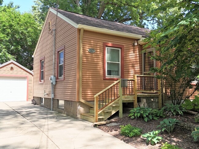 Building Photo - 530 Spruce St