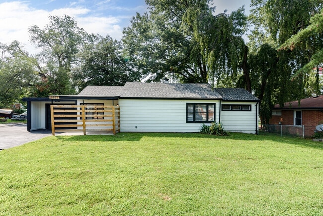 Building Photo - 4421 Picajune Ave