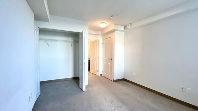 Building Photo - 988 Halekauwila St