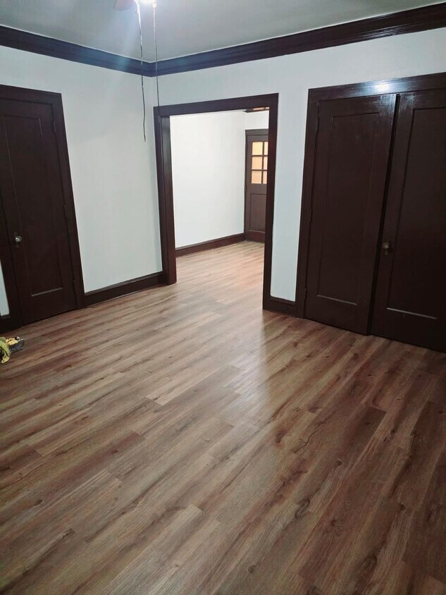 Foto principal - 831-833 College Ave - 12 Family (ACE PROPE...