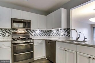 Building Photo - 20575 Snowshoe Square