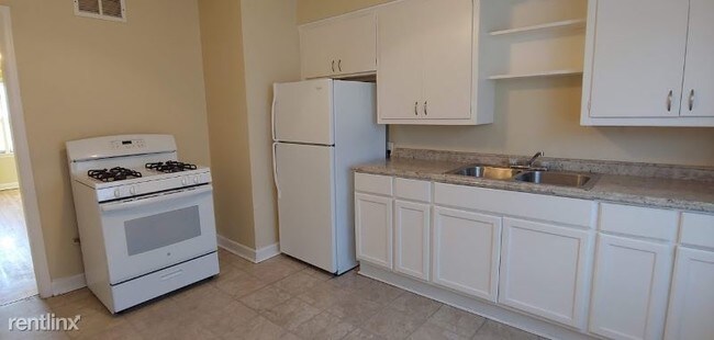 Building Photo - 4534 N Teutonia Ave