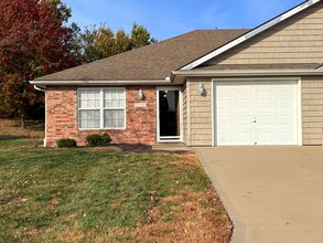 Building Photo - 1108 NW Willow Dr