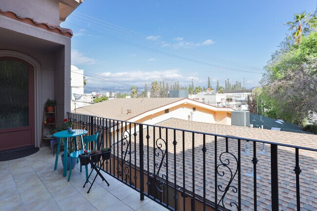 Building Photo - 11145 Sunshine Ter