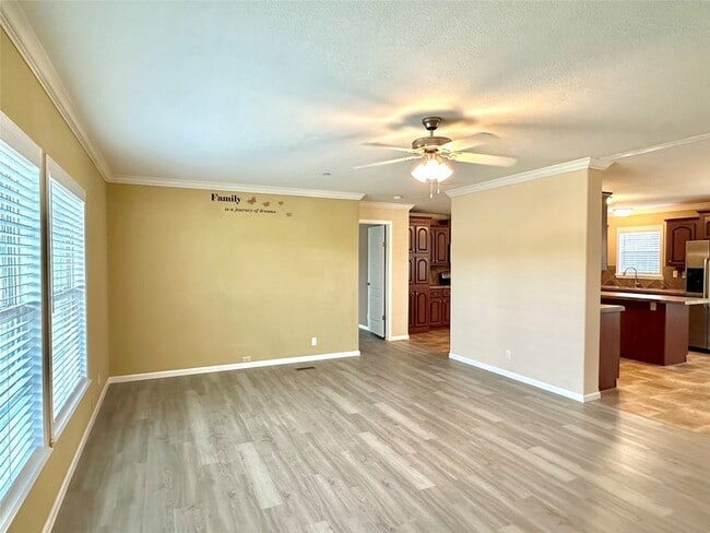 Foto del edificio - 831 Country Club Rd