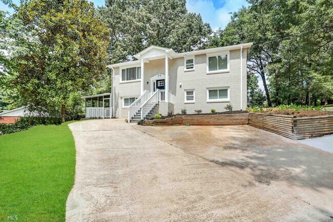 Building Photo - 5946 Cardinal Dr SW
