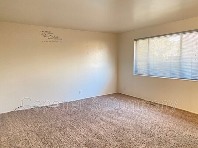 Building Photo - 688 S 700 W