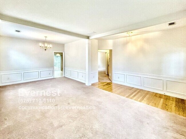 Building Photo - Comfortable 3-Bedroom Home with Prime Loca...