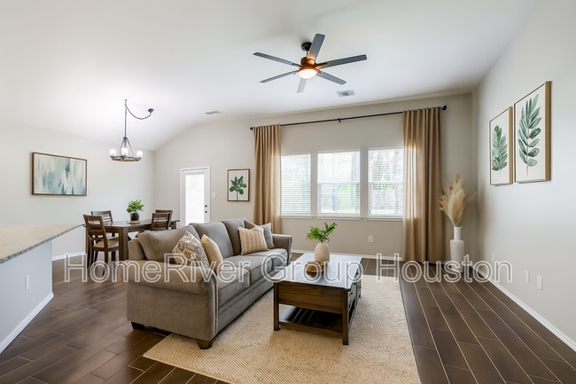 Foto del edificio - 8822 Rolling Rapids Rd