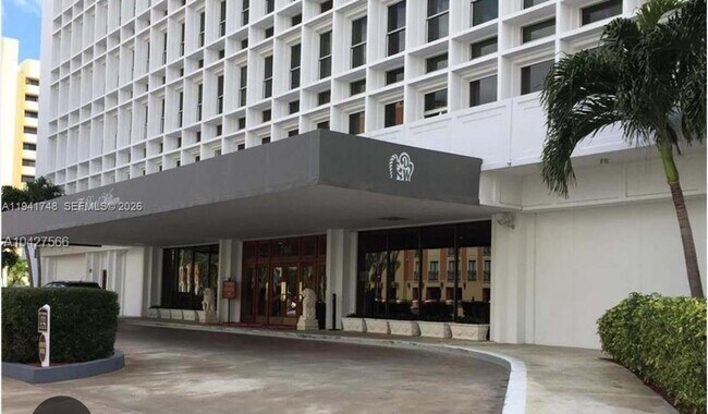 Foto del edificio - 700 Biltmore Way