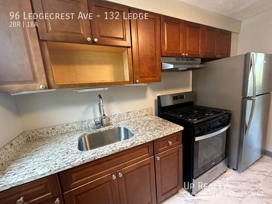 Foto principal - 96 Ledgecrest Ave