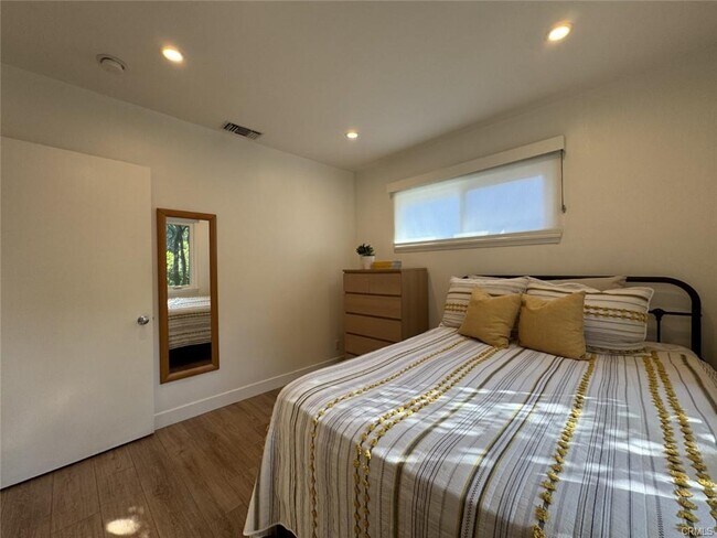 Foto del edificio - 1622 Foothill Blvd