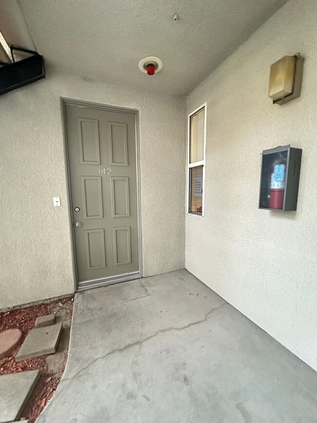 Foto del edificio - (PENDING APPLICATION) Gated West Lancaster...
