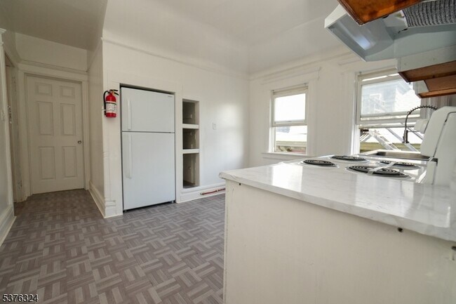 Building Photo - 26 Treacy Ave