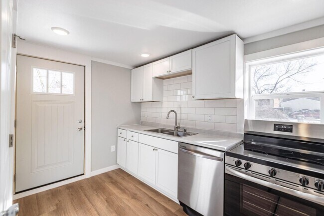 Foto del edificio - Remodeled house right by Gundersen/Emplify!