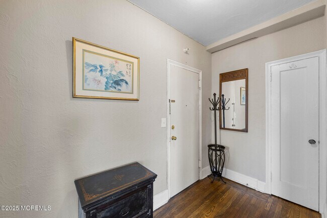 Foto del edificio - 400 Deal Lake Dr