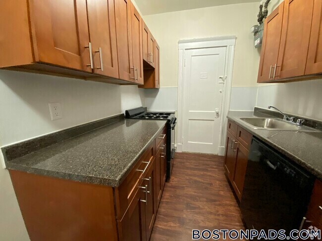 Building Photo - 1167 Boylston St