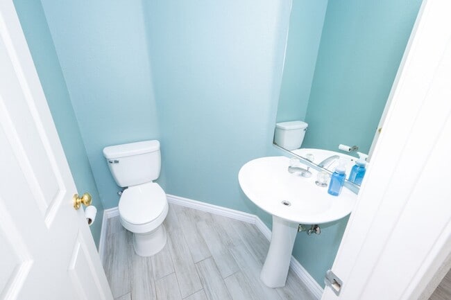 Foto del edificio - Beautiful 2 bed 2.5 bath condo available n...