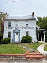 Building Photo - 108 Wayside Ave