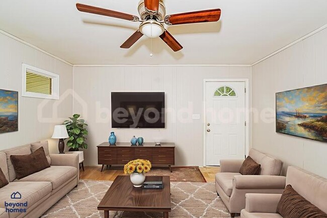 Foto del edificio - Cozy Comfort Meets Classic Charm in Killough Springs!