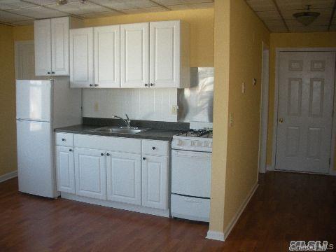 Foto del edificio - 224 E Main St