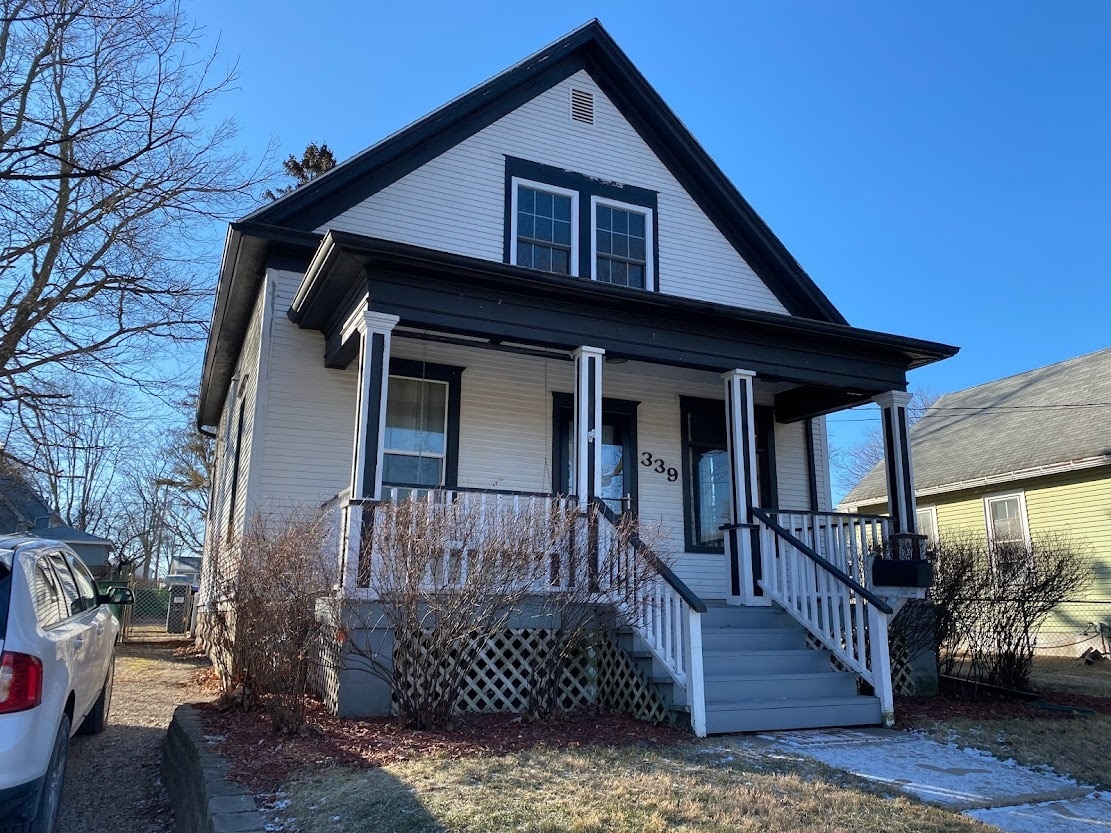 Front Porch - 339 E Lincoln St
