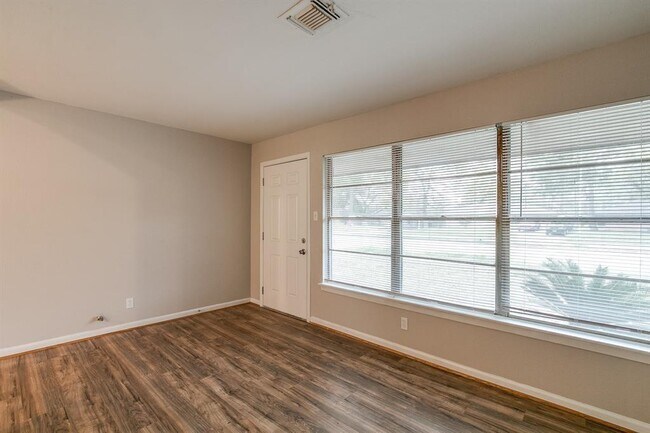 Foto del edificio - 10318 Homestead Rd