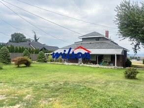 Building Photo - 216 S 49th St