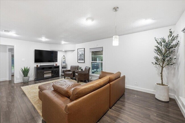 Foto del edificio - 2263 Briarcliff Dr