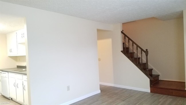 Building Photo - 212 Ashfield Ct