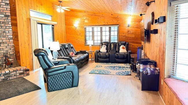 Building Photo - 54061 Linger Ln