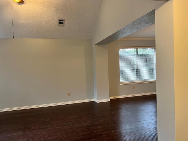 Building Photo - 12918 Sandri Ln