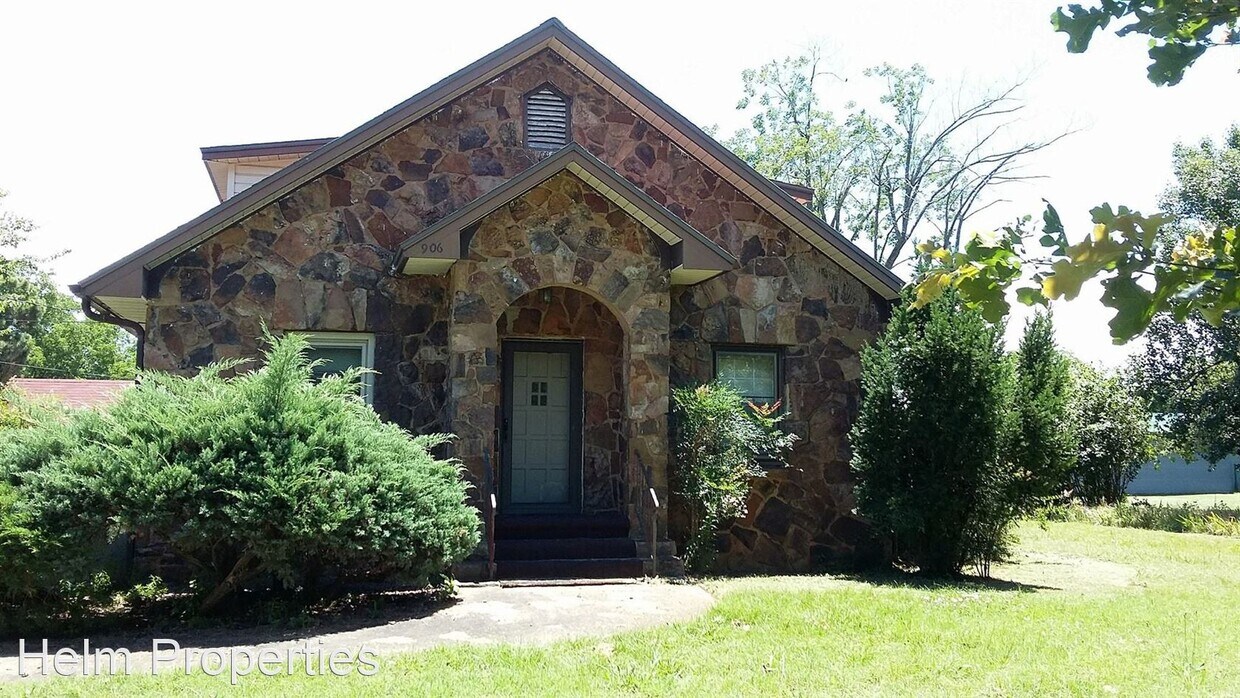 Primary Photo - 3 br, 1 bath House - 906 South Mitchell St...