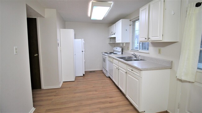 Foto del edificio - 2960 Grandwoods Cir