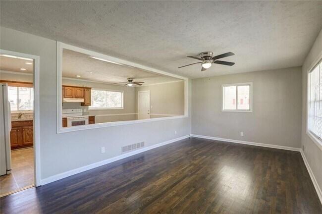Foto del edificio - 2585 Walton Way SW