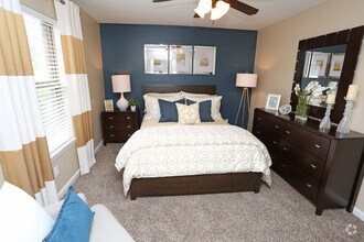 2BR, 1BA - 1000 SF - Bedroom - Flats at Hurstbourne