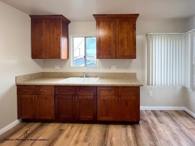 Foto del edificio - 1137 1/2 W 90th St