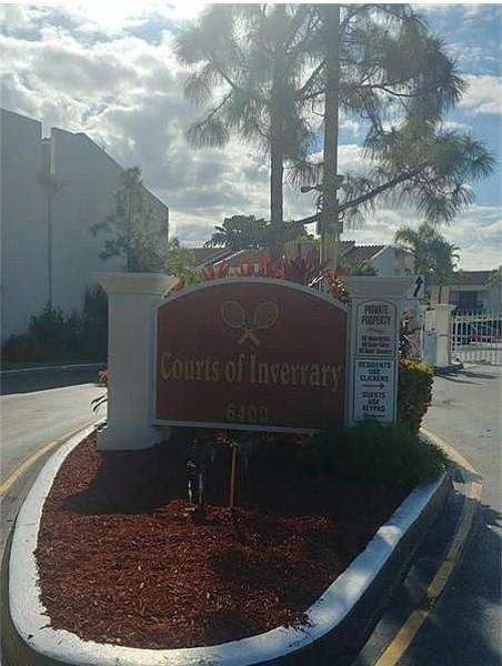 Foto principal - 6587 Racquet Club Dr