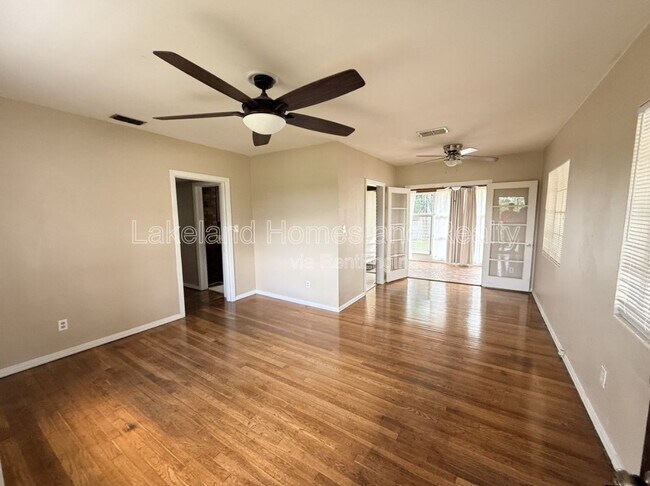 Foto del edificio - 3115 Buckingham Ave