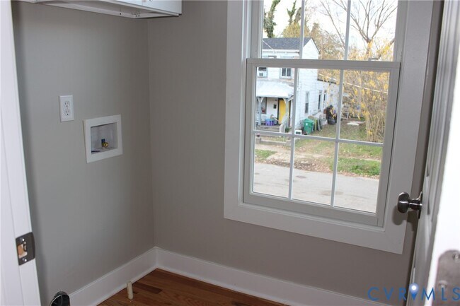 Foto del edificio - 1130 W High St