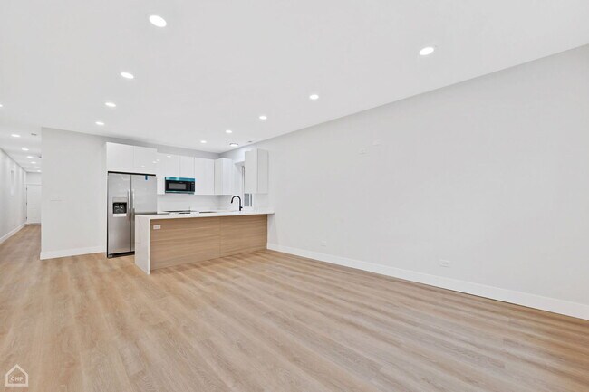 Foto del edificio - 2132 S Fairfield Ave