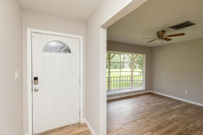 Building Photo - 311 Pinemont Dr