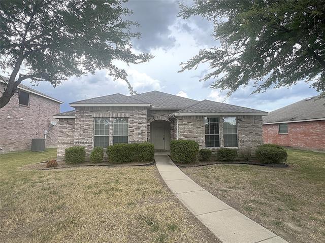 Building Photo - 1616 Logan Dr